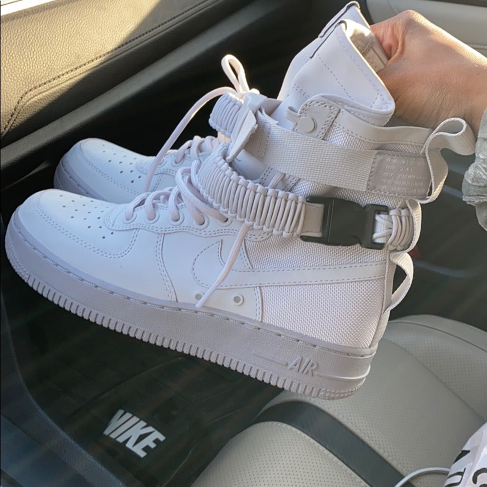 Air Force 1 SF Women’s Size 7
